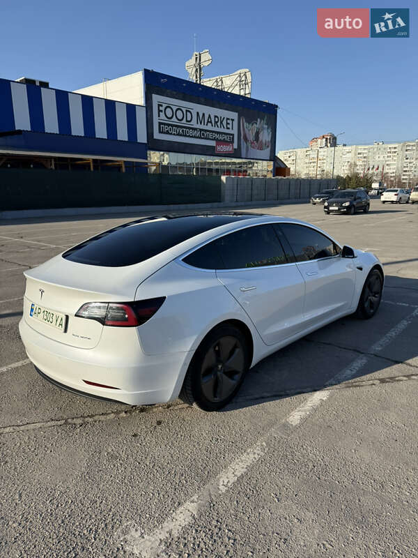 Tesla-18