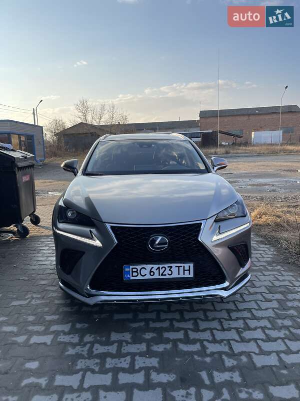 Lexus NX 2020