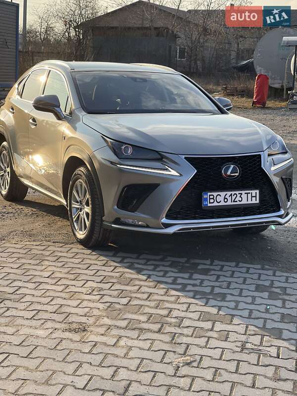 Lexus NX 2020