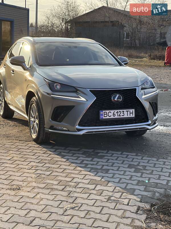 Lexus NX 2020
