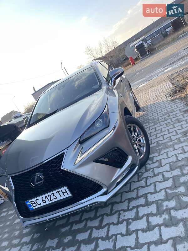 Lexus NX 2020