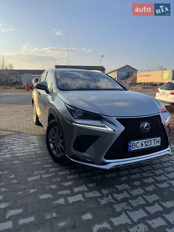 Lexus NX 2020