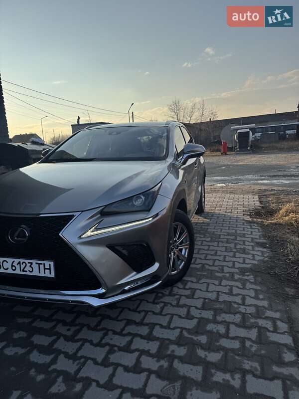 Lexus NX 2020
