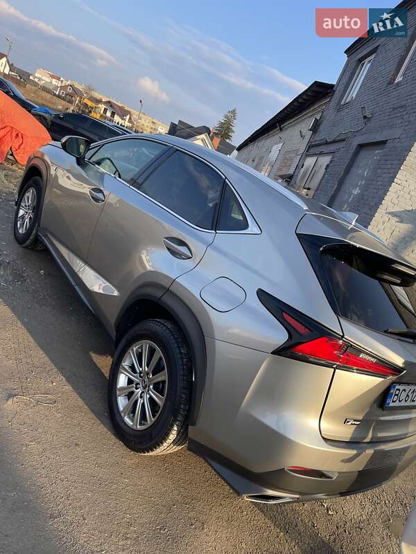 Lexus NX 2020