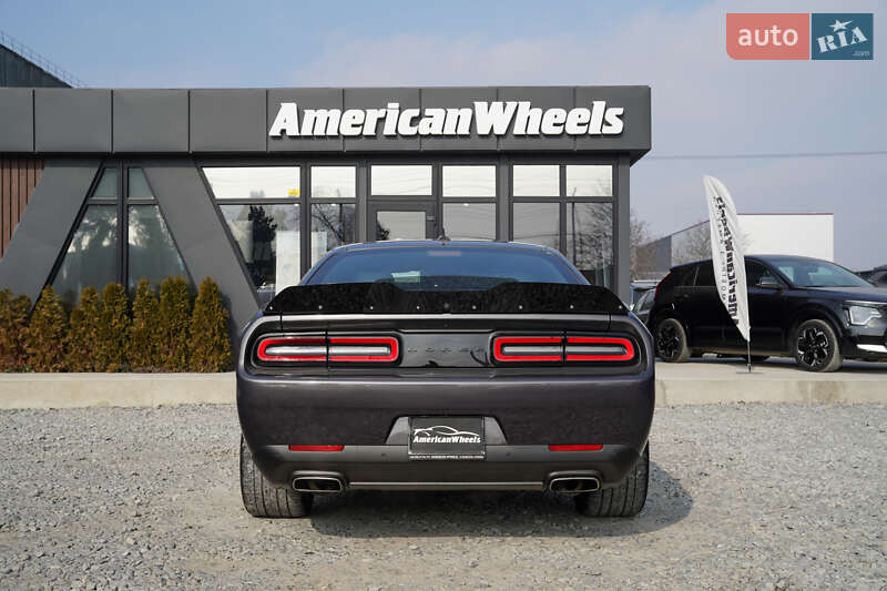 Dodge Challenger 2019