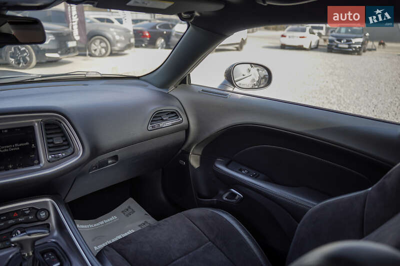 Dodge Challenger 2019