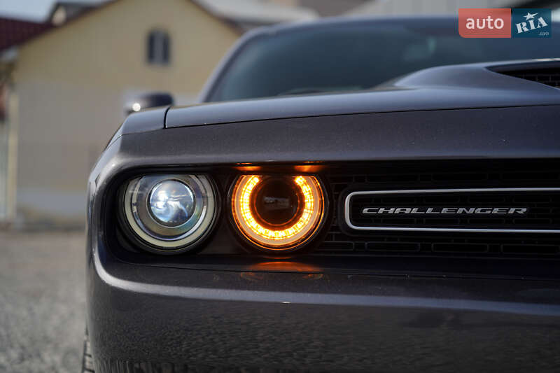 Dodge Challenger 2019