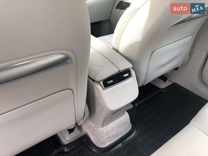 Mercedes-Benz EQE SUV 2023