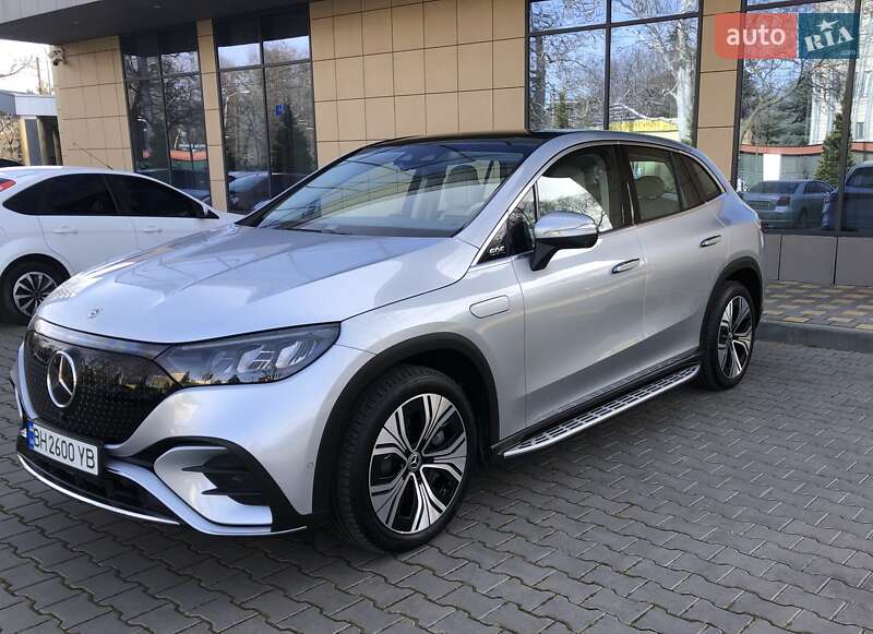 Mercedes-Benz EQE SUV 2023