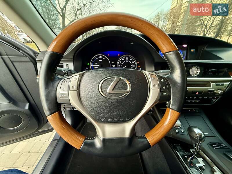 Lexus-123