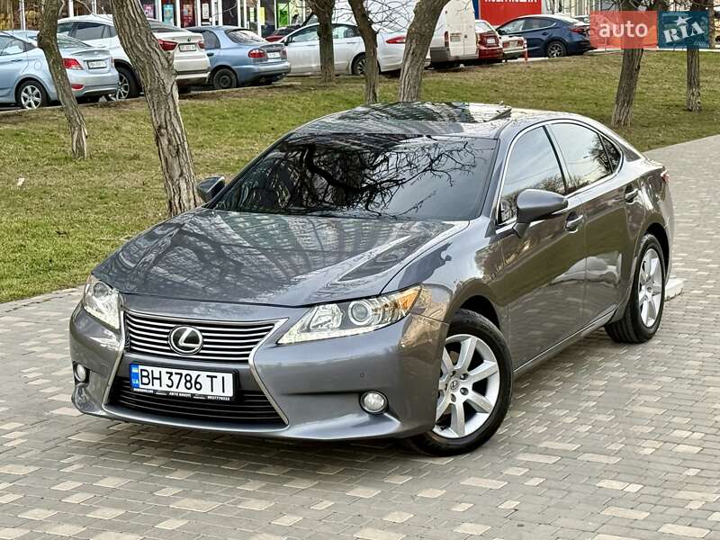 Lexus-12