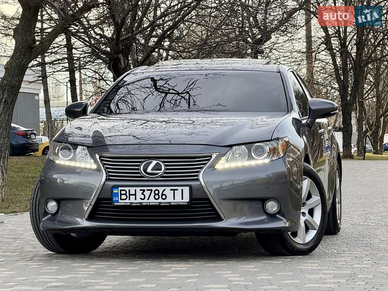 Lexus-137