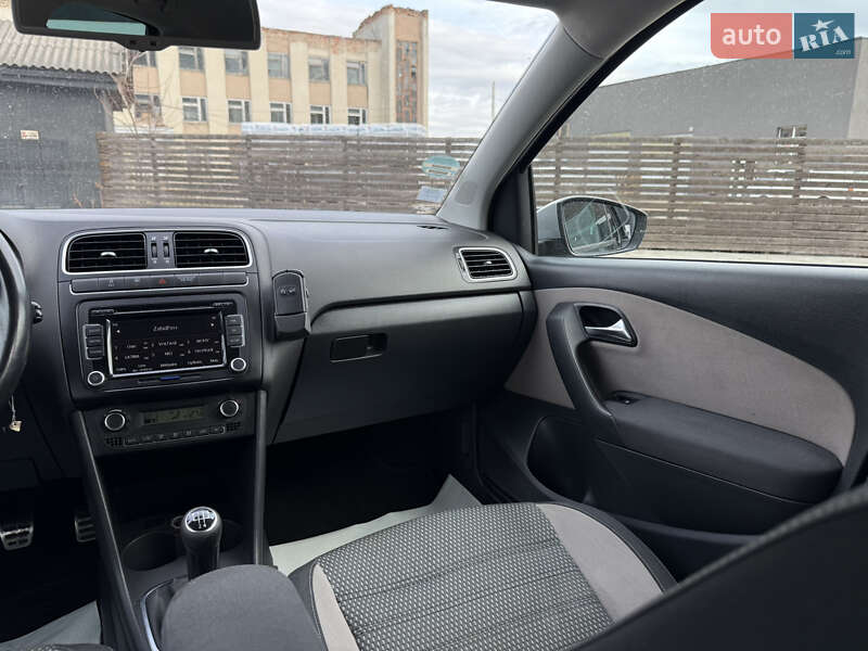 Volkswagen Cross Polo 2012