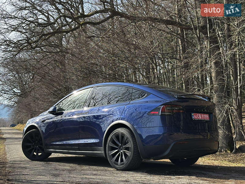Tesla Model X 2023