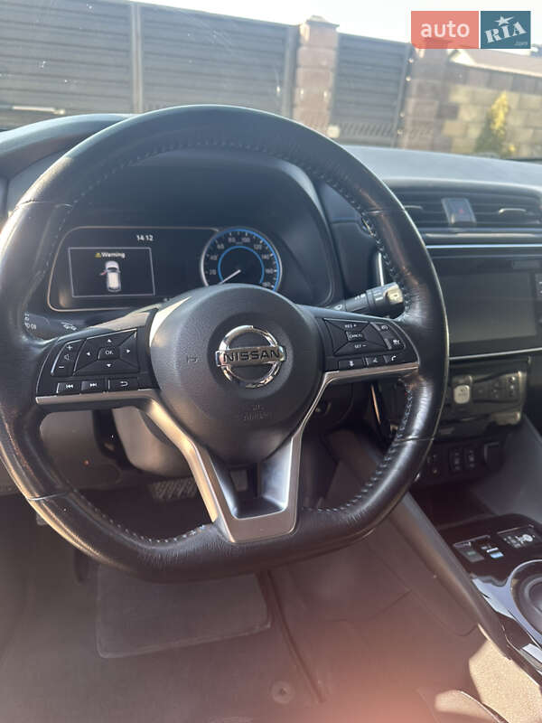 Nissan-15