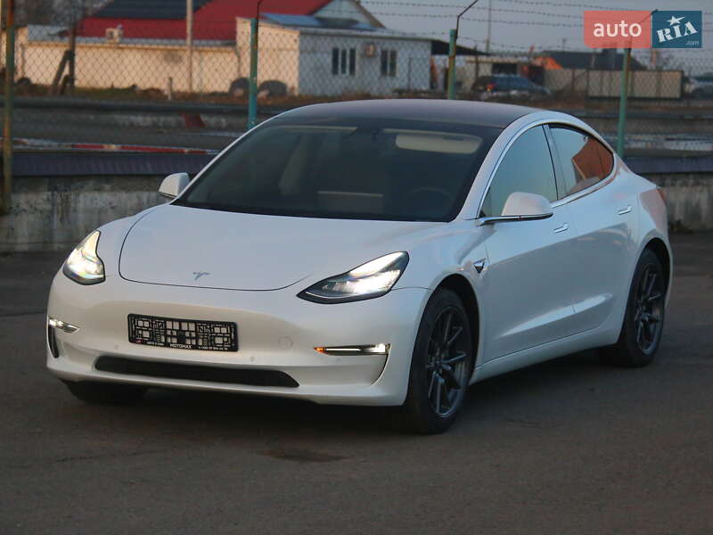 Tesla-3