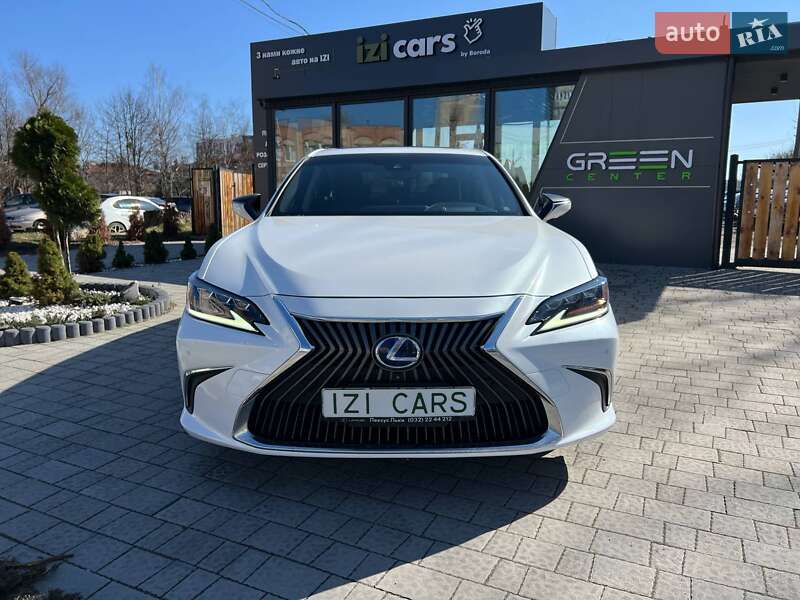 Lexus ES 2019
