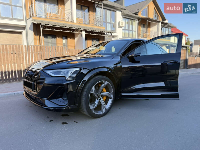 Audi-0