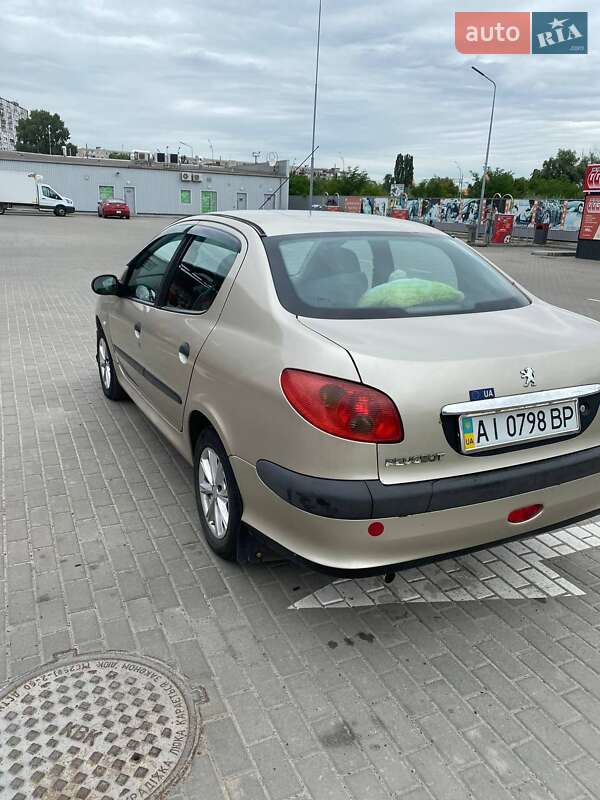 Peugeot-8