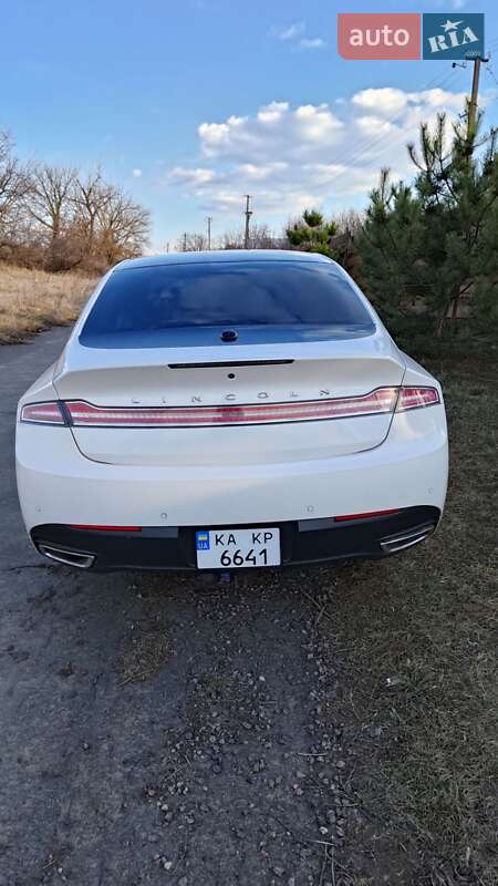Lincoln MKZ 2014