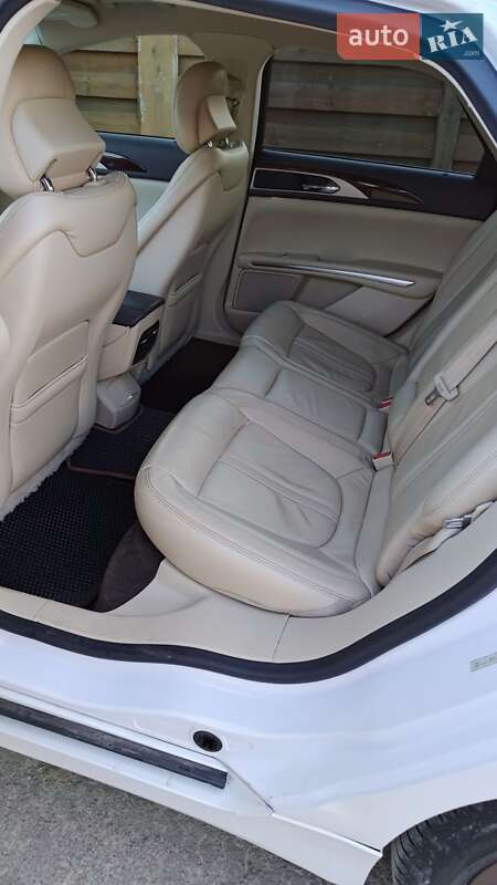 Lincoln MKZ 2014