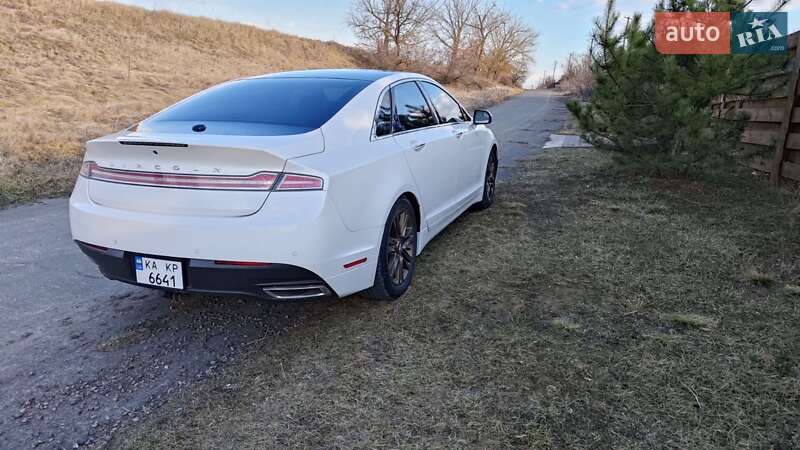 Lincoln MKZ 2014