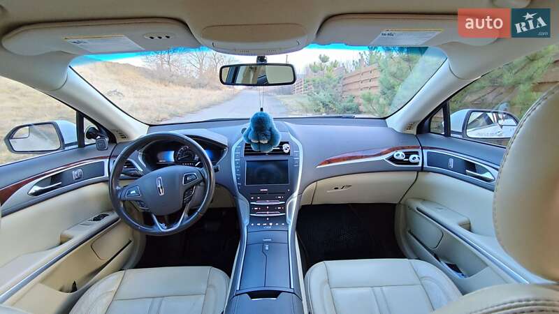 Lincoln MKZ 2014