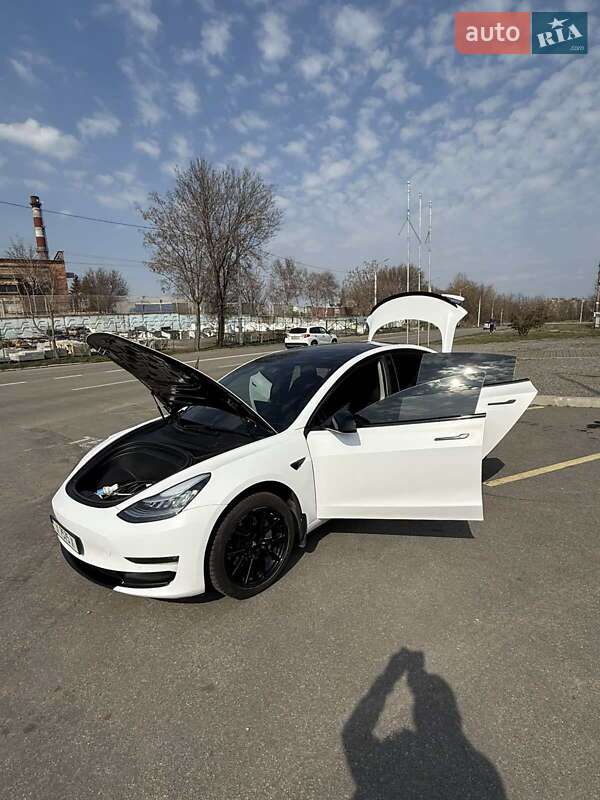Tesla-8