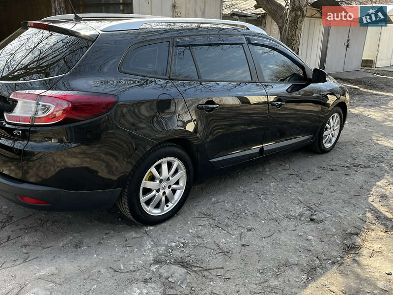 Renault-9