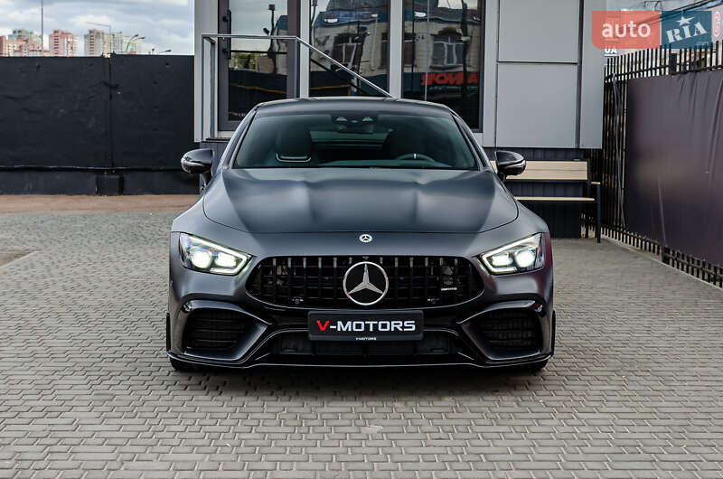 Mercedes-Benz-4