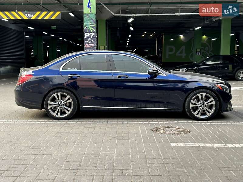 Mercedes-Benz-28