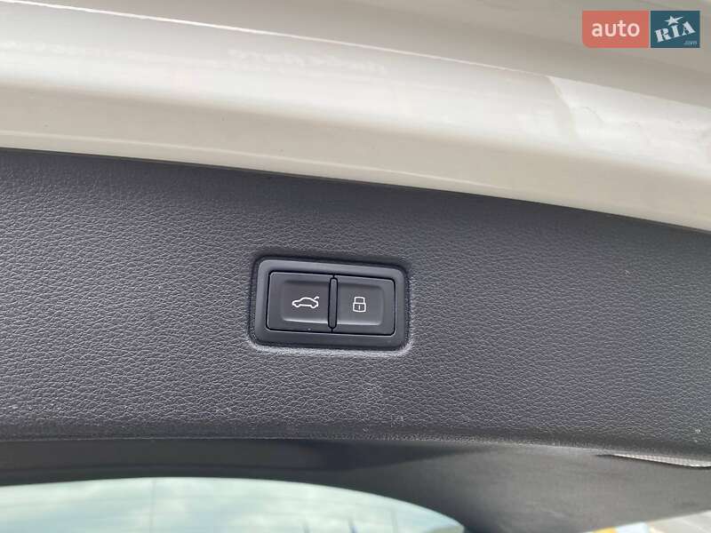 Audi-22
