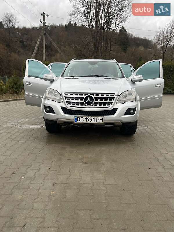 Mercedes-Benz M-Class 2009