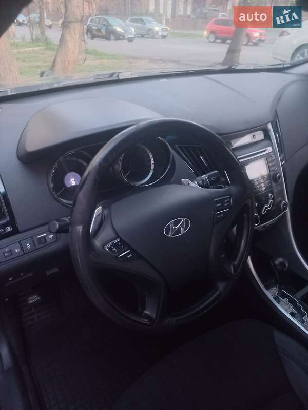 Hyundai-13