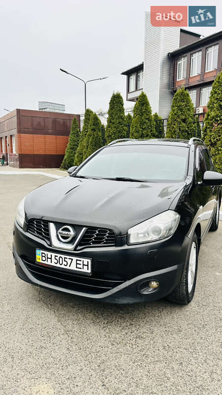 Nissan Qashqai+2 2010
