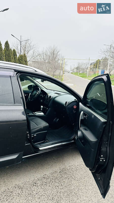 Nissan Qashqai+2 2010