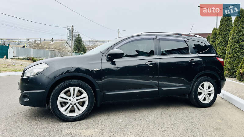 Nissan Qashqai+2 2010