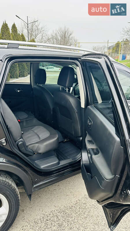 Nissan Qashqai+2 2010