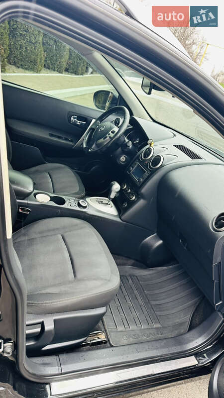 Nissan Qashqai+2 2010