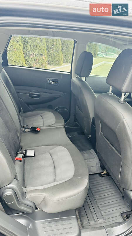 Nissan Qashqai+2 2010