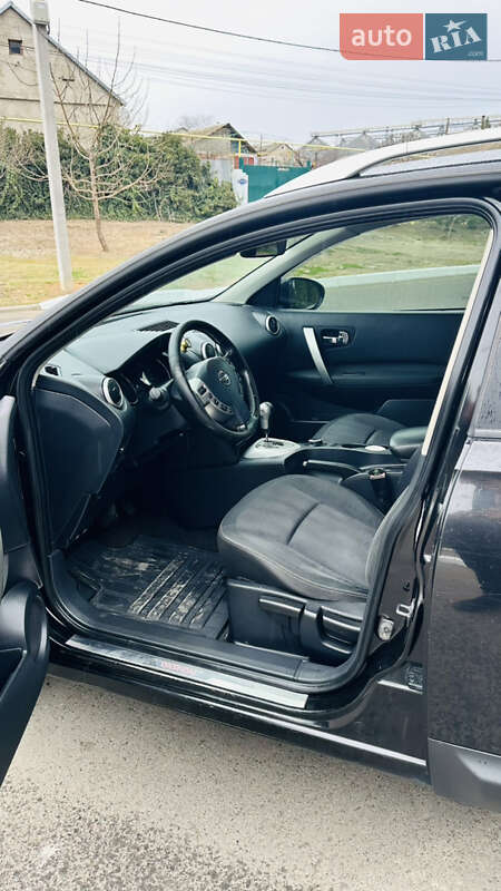 Nissan Qashqai+2 2010