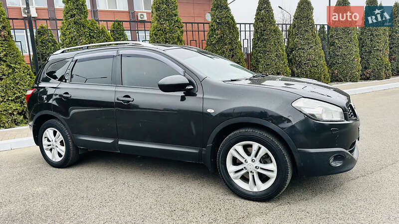 Nissan Qashqai+2 2010