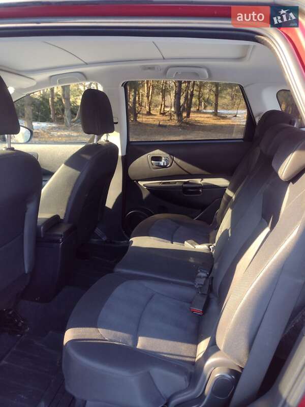 Nissan Qashqai+2 2012