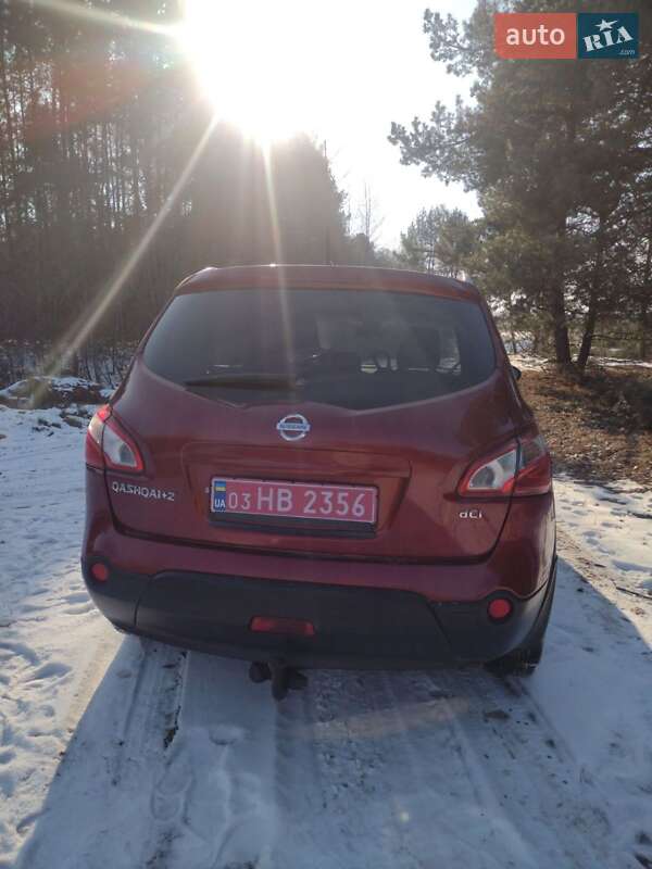 Nissan Qashqai+2 2012