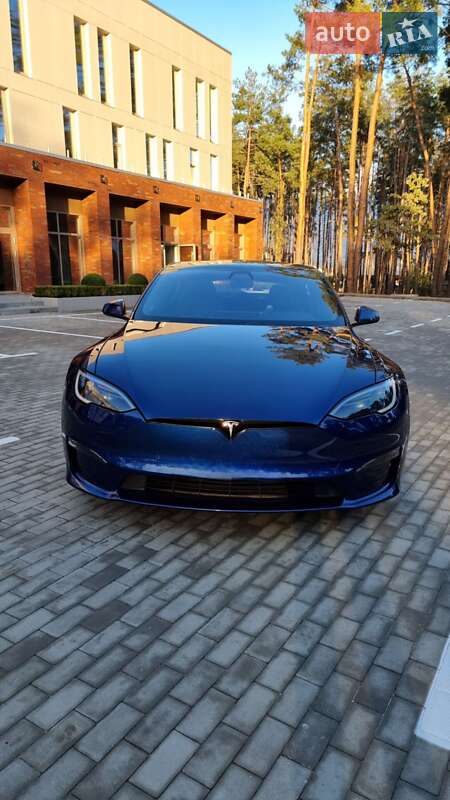 Tesla-8