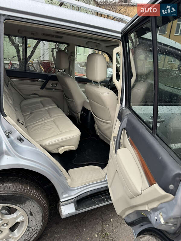 Mitsubishi Pajero Wagon 2007