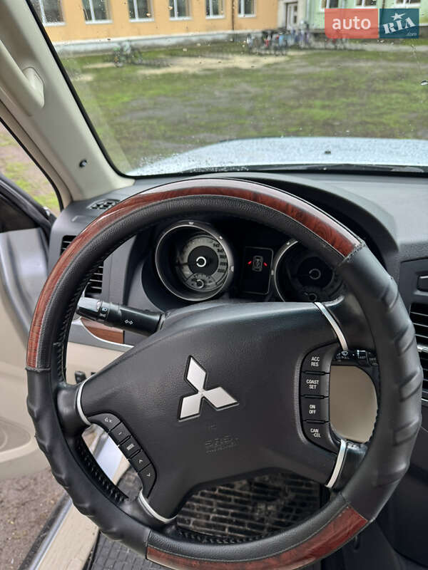 Mitsubishi Pajero Wagon 2007