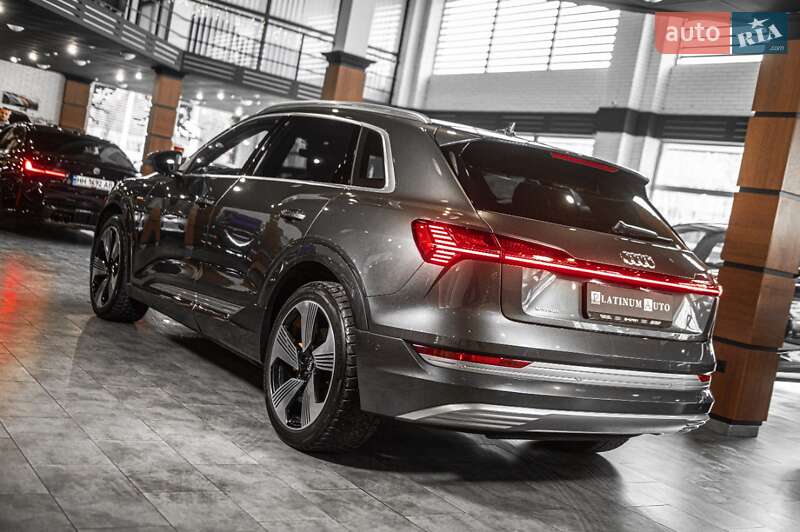 Audi e-tron 2019