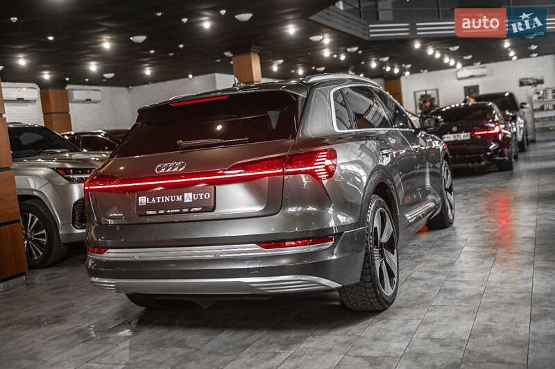 Audi e-tron 2019