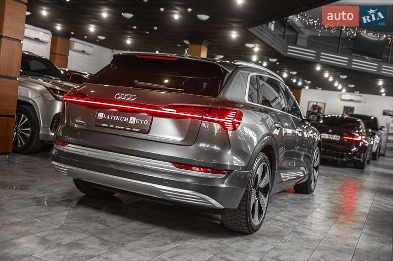 Audi e-tron 2019